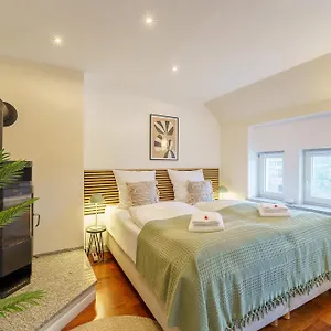 penthouse-am-holstentor-mit-grill-heimkino-subs-und.hamburg-hotels-de.com/
